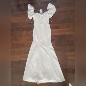 Elegant Off White Puff Sleeve Evening Hown Size Small New Witg Tags